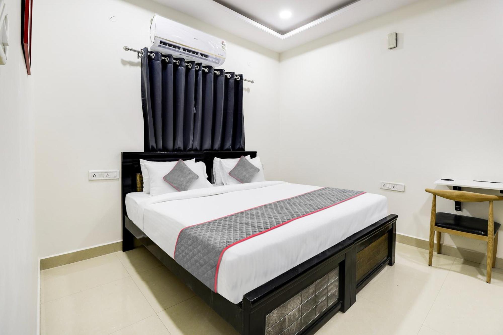 Super Townhouse De Alphabet Hotel Kukatpally Nexus Mall Хайдарабад Экстерьер фото